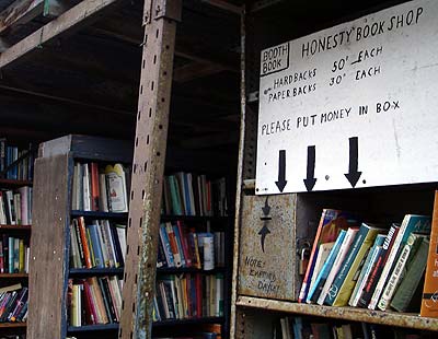 texty4 Bookshop in Hay-on-Wye - text